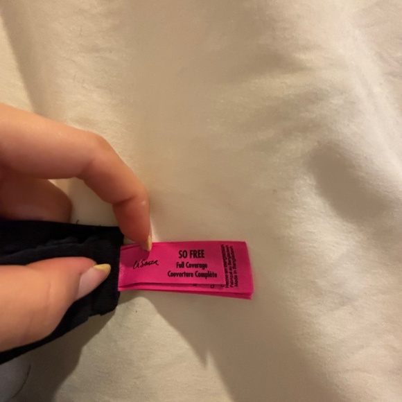 Victoria Secret Bra - Picture 3 of 4